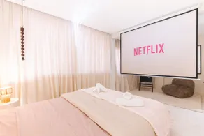 Suite Afra - Cinéma privé & Central - Image 2