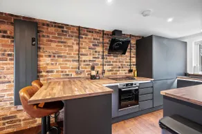 2BR Oban Retreat with Free Parking - Image 2