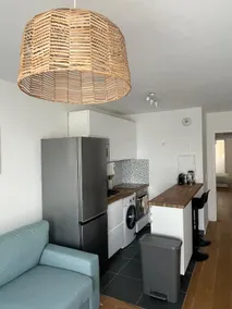 New 50 sqm 1-bedroom apartment · Parking · 10 min from La Défense - Image 3