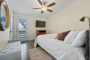 Stylish 2-bedroom Updated Village Getaway - Image 5