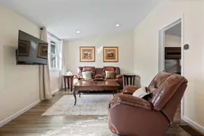 Stylish 2-bedroom Updated Village Getaway - Image 4