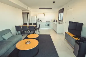 Blue Magdala 3 - Suite with private stream pool and Jacuzzi - Image 4