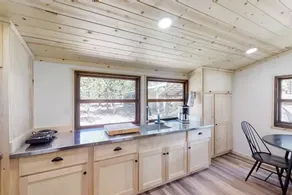Little Pine Cabin Crescent OR Hideaway - Image 4
