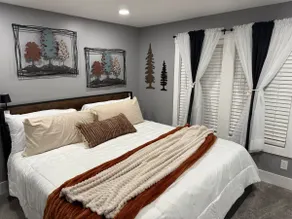 Cozy 3BR Retreat Near Lake Ontario | Sleeps 6 - Image 4