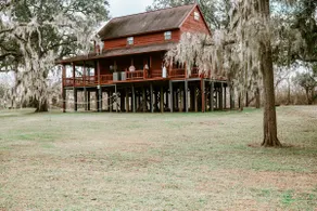 Riverfront, HotTub, BoatRamp, Deck, Sleeps 24 - Image 4