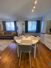 Modern North Van Suite w/ Free Parking & Transit - Image 5