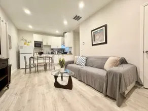 Prime Location 1BR Near Santana Row & SJC - Image 2