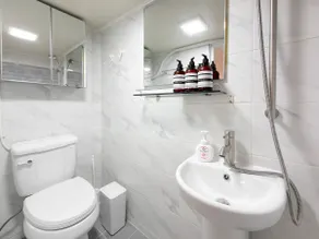 [5 minutes from Hapjeong Station] #Free luggage storage #Infants free #Walking distance to the Han River - Image 4