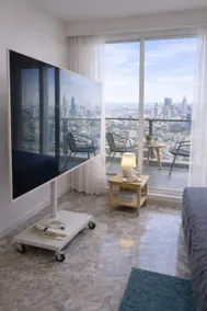 Luxury Love River View Studio - Image 5