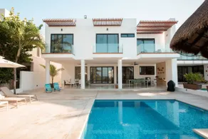 4 BR Beach House, Uaymitun. - Image 2