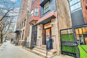 Gold Coast Chicago Condo | Prime Downtown Location - Image 2
