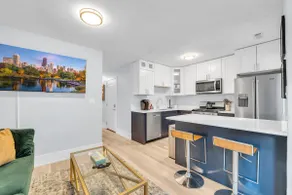 Gold Coast Chicago Condo | Prime Downtown Location - Image 3