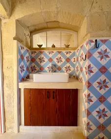 Beautiful traditional farmhouse with pool - Image 5