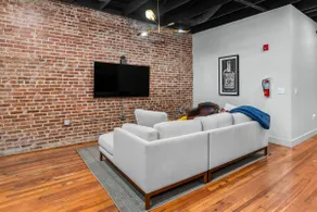 Downtown retreat: park views, character - Image 3