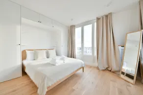 Eiffel Tower View 1BR Newly Renovated and Elegant - Image 2