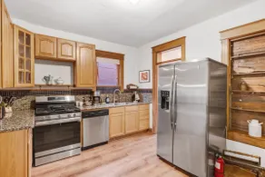 Hot Tub + PuttPutt|Victorian Apt in Historic Baker - Image 4