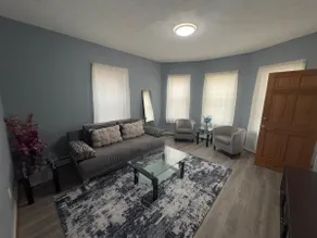 Beautiful apartment walking distance to stadium! - Image 3