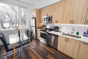 Large 4BR/3BA Unit Near Field Museum & McCormick - Image 4