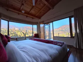 Silvara: 4BHK Villa nr Kainchi Dham | Hilltop View - Image 3