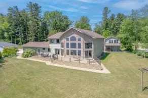 Cozy Getaway| Sleeps 10-12 | Guest House Available - Image 2