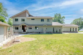 Cozy Getaway| Sleeps 10-12 | Guest House Available - Image 5