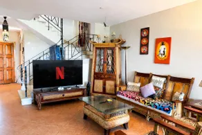 4BR Beachfront Villa W/Huge Garden Seaview Einbay - Image 3