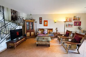4BR Beachfront Villa W/Huge Garden Seaview Einbay - Image 5
