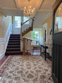 Beautiful Victorian Apartment on Bartlett Ave - Image 4