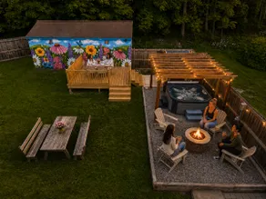 Girls Getaway, Hot Tub, Barrel Sauna, sleeps 8 - Image 2