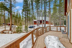 Cozy, dog-friendly getaway with wood stove & washe - Image 2