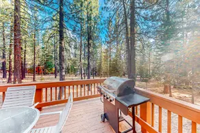 The Bears Lair House with Private Hot Tub & Tahoe Donner Passes - Image 5