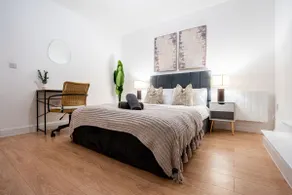 1BR City View Flat Parking Available Sleeps 4 - Image 2