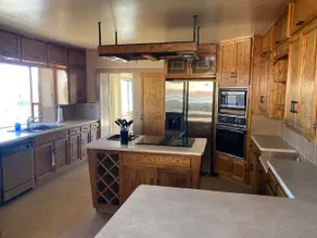 Spacious 4 bedroom home with serene views - Image 3