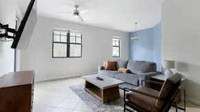 Landing Stylish 1BD Gym Clubhouse - Image 2