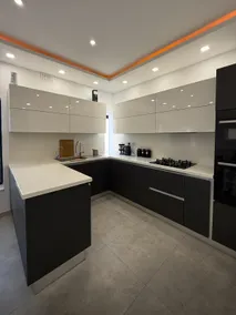 Bright Modern Apartment with Rooftop - Image 3