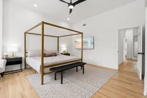 Home in Bucktown | Park for Free | Walk to Train - Image 5