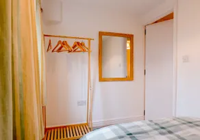 Central 2 Bed Apartment with Parking by CozyNest - Image 5