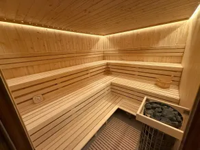 Exklusive Private SpaSuite Whirlpool, Sauna & Kino - Image 4