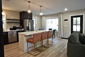 Modern Retreat•Spa Shower•In Town•Family Friendly - Image 5