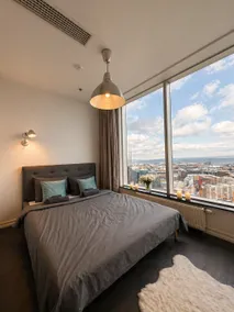 Luxury 19th Apartment, Panoramic Views & Jacuzzi - Image 3