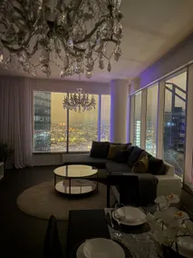Luxury 19th Apartment, Panoramic Views & Jacuzzi - Image 4