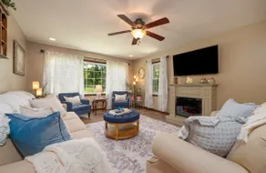 Spacious Gathering Place On Old 39 - Image 5