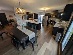 Stunning Home-DE Turf 2 min & Gateway to beaches - Image 3