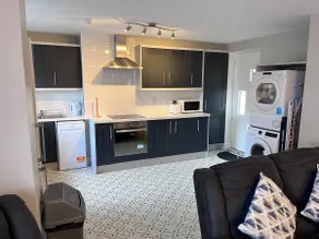 Greenway Hidden Gem Apartment 2 - Image 2