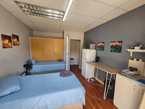 Private and secure unit with fenced courtyard - Image 4