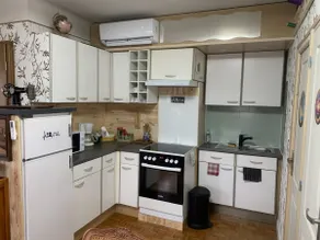 Sewing workshop overlooking the garden with 1 parking space - Image 3
