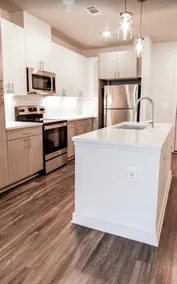 Midtown Gem/Brand New/Lots of Space - Image 2
