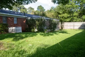 “Red Brick garden home” - Image 4