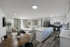 Beautiful Getaway Sleeps 10 plus Central Location - Image 2