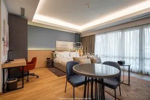 Lyra | Contemporary Designed Studio Apt | Gym - Image 3